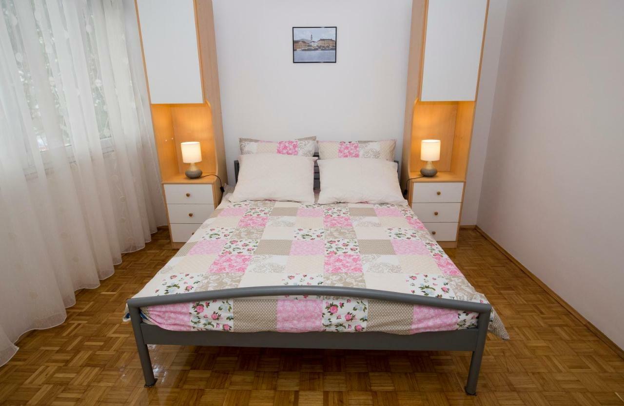 Apartments Put Plokita Smilja Split Exterior foto